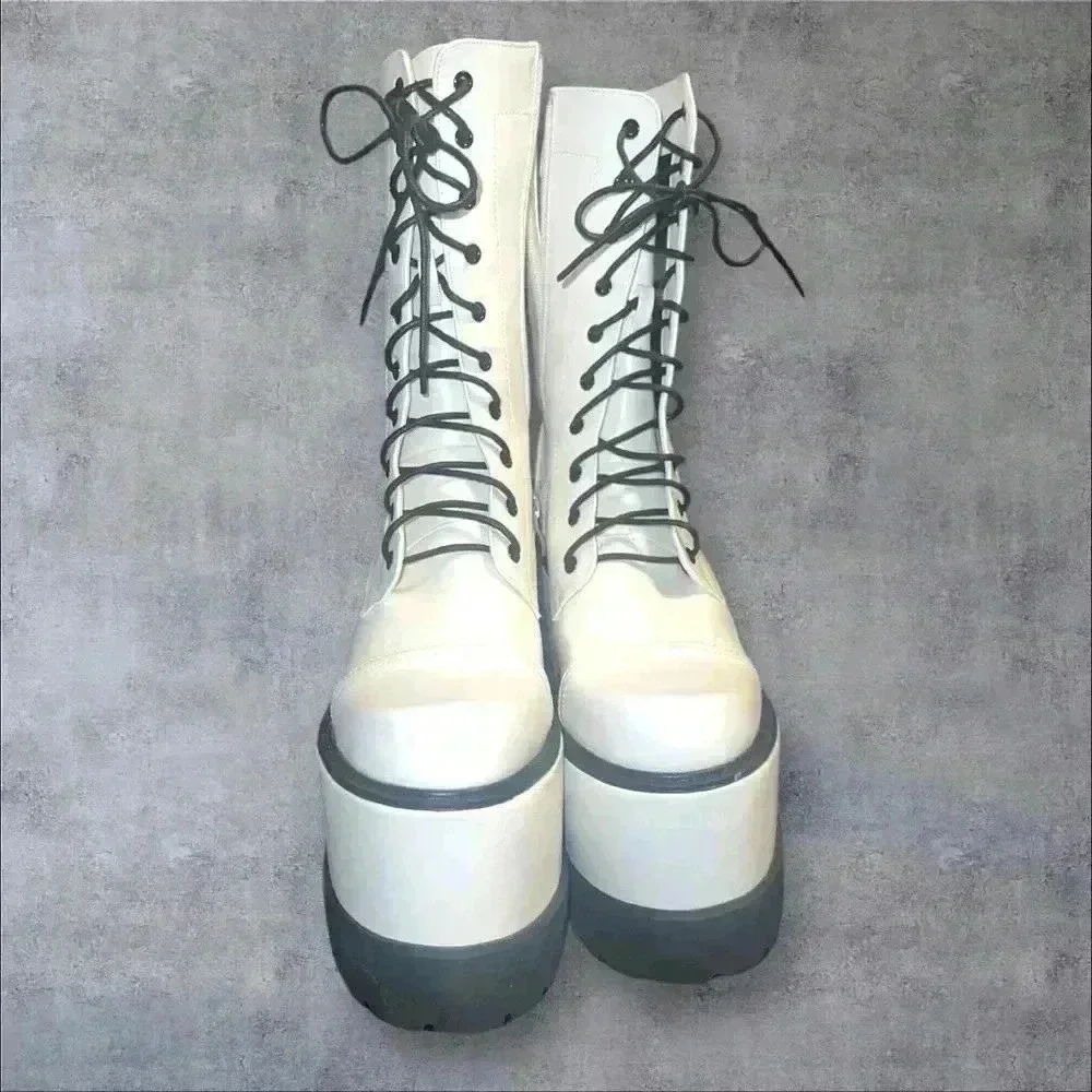New without tags fashion nova platform boots size‎ 9.5